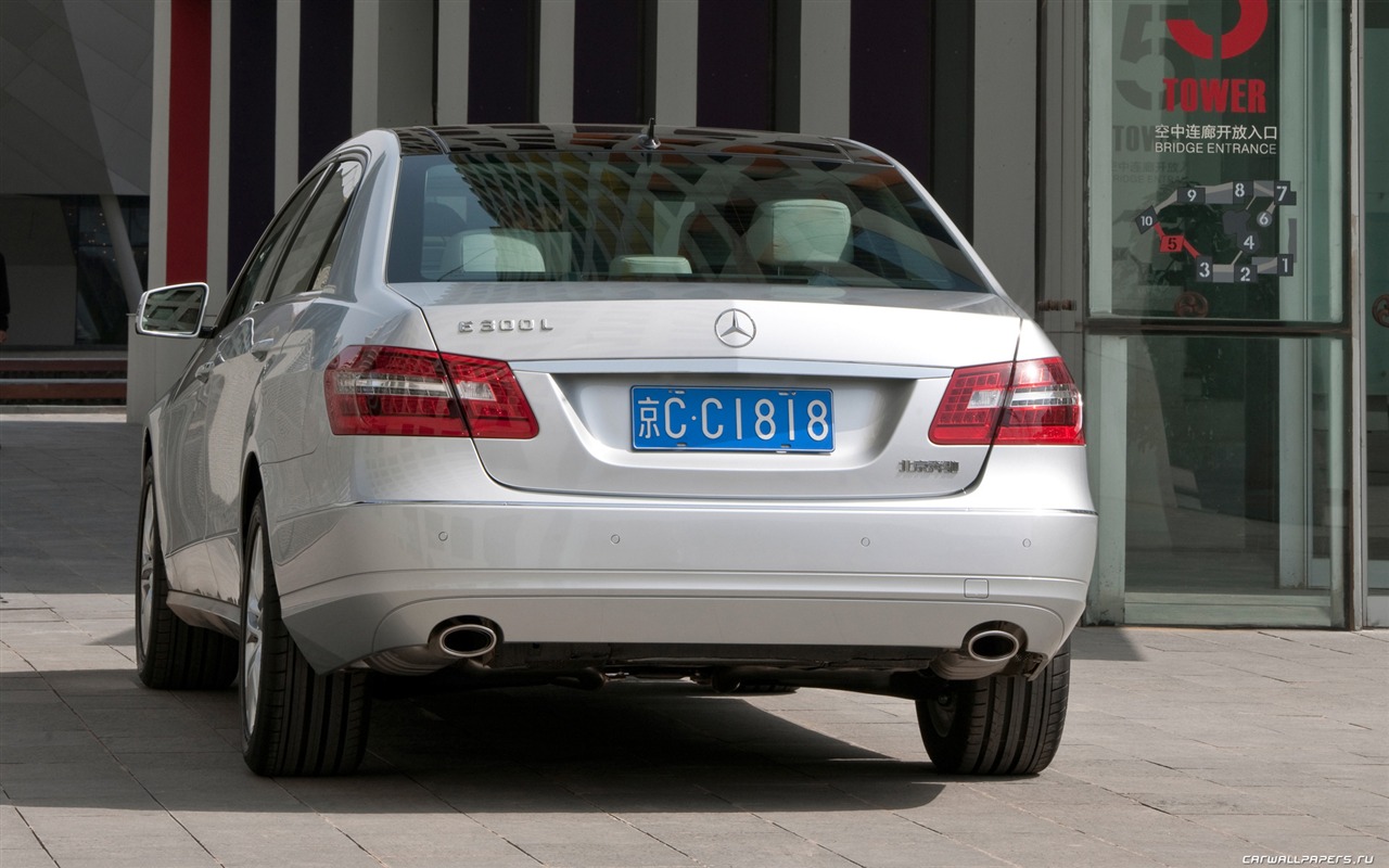 Mercedes-Benz E-Class, Dlouhá verze - 2010 HD tapetu #10 - 1280x800