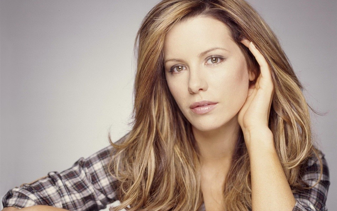 Kate Beckinsale krásnou tapetu (2) #41 - 1280x800