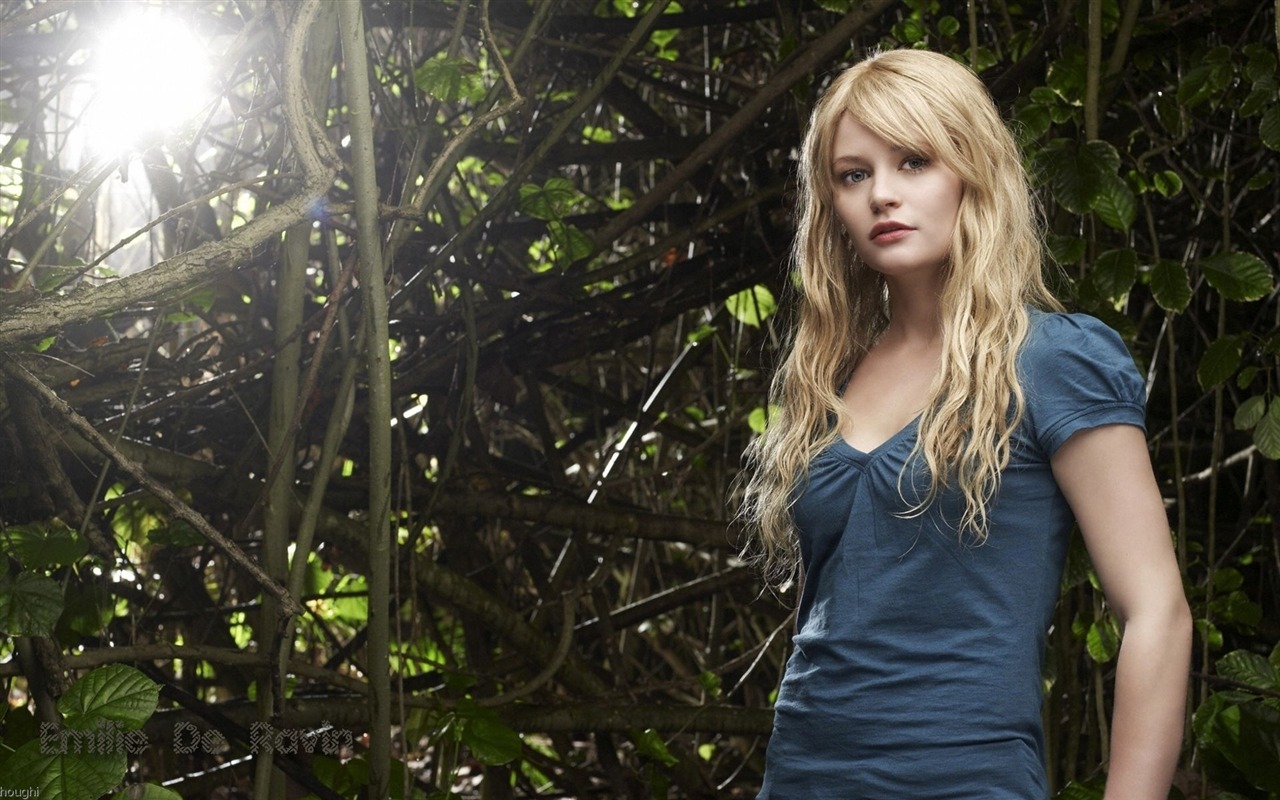 Emilie De Ravin beautiful wallpaper #6 - 1280x800