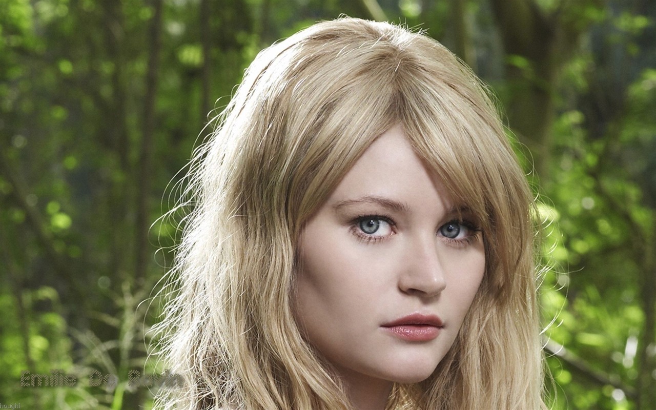Emilie de Ravin krásnou tapetu #8 - 1280x800