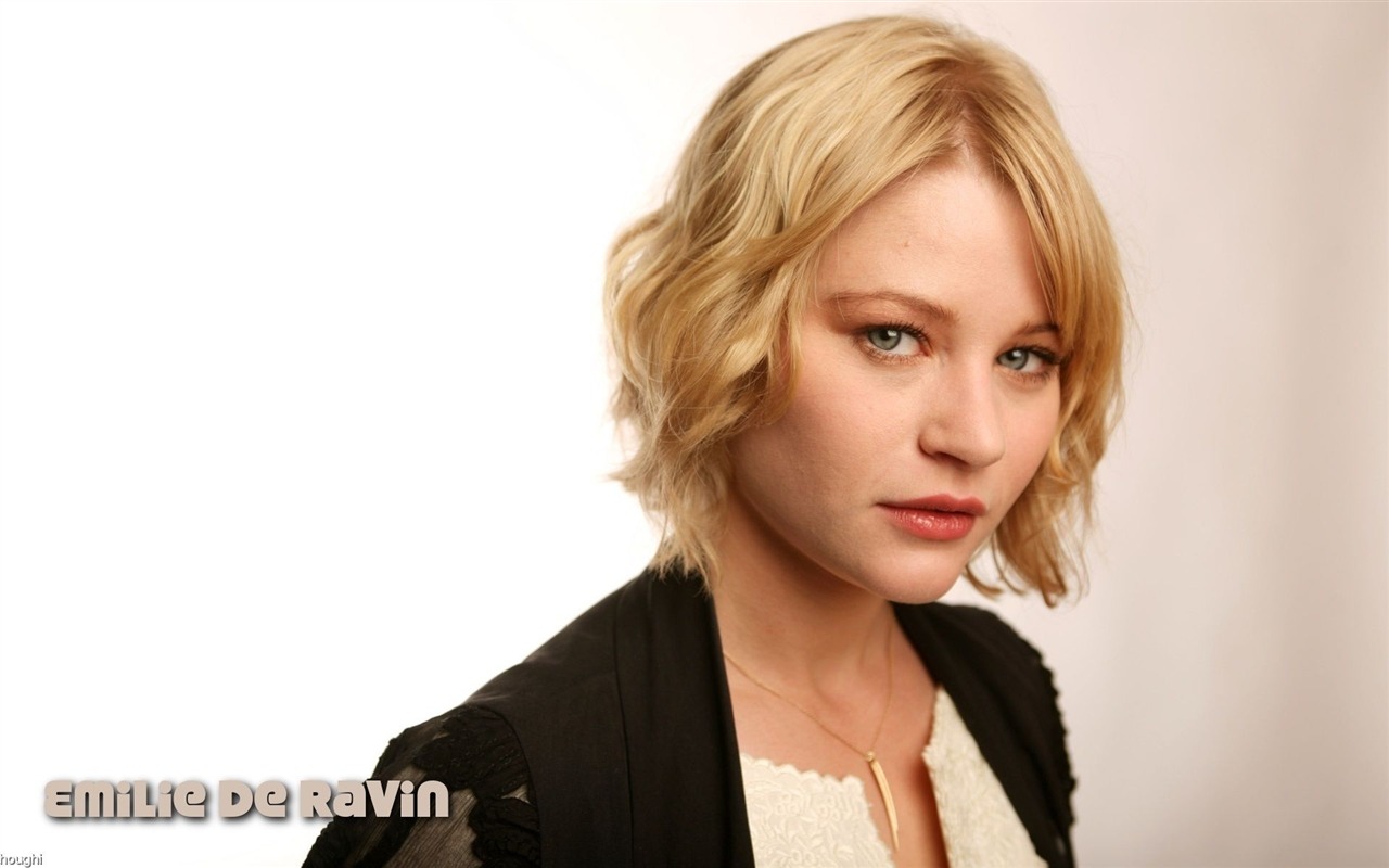 Emilie De Ravin beautiful wallpaper #9 - 1280x800