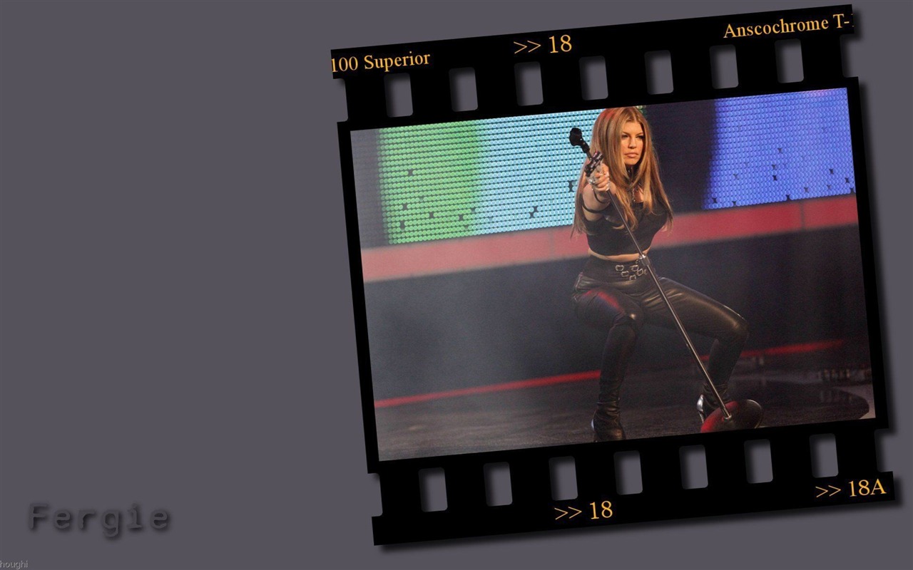Fergie krásná tapeta #4 - 1280x800
