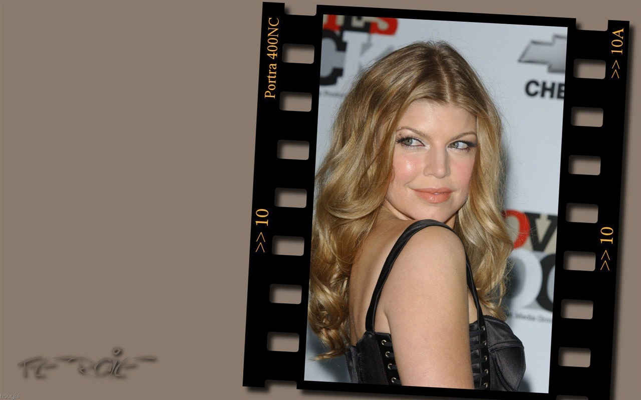 Fergie krásná tapeta #6 - 1280x800