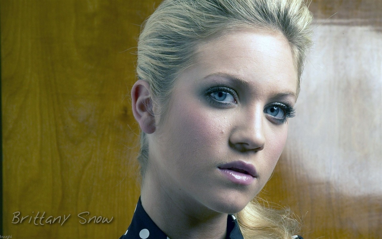 Brittany Snow krásnou tapetu #8 - 1280x800