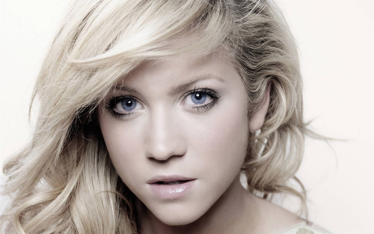 Brittany Snow krásnou tapetu #12 - 1280x800