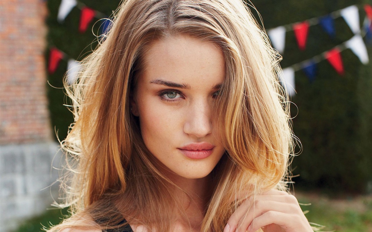 Rosie Huntington-Whiteley beautiful wallpaper #4 - 1280x800