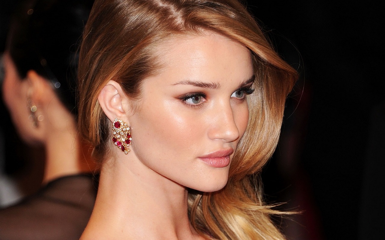 Rosie Huntington-Whiteley 罗西·汉丁顿-惠特莉 美女壁纸6 - 1280x800