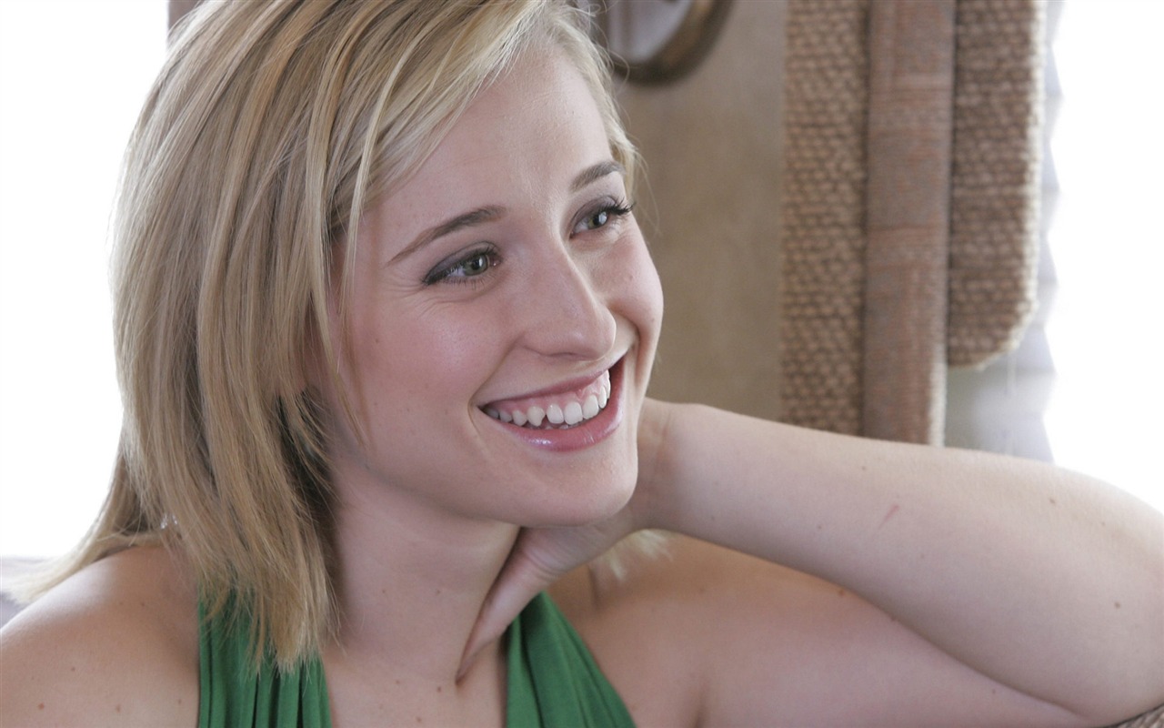 Allison Mack hermoso fondo de pantalla #15 - 1280x800