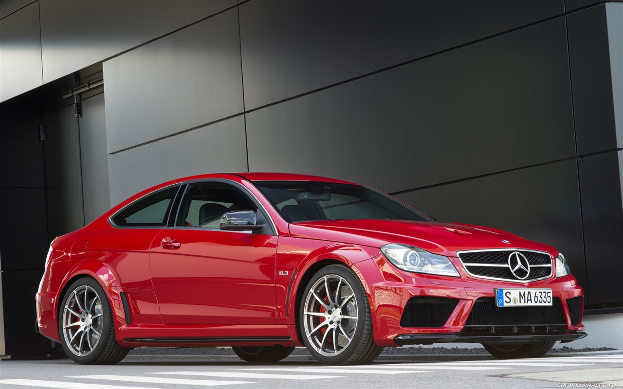 Mercedes-Benz C63 AMG Negro Serie Coupé - 2011 fondos de pantalla HD #7 - 1280x800