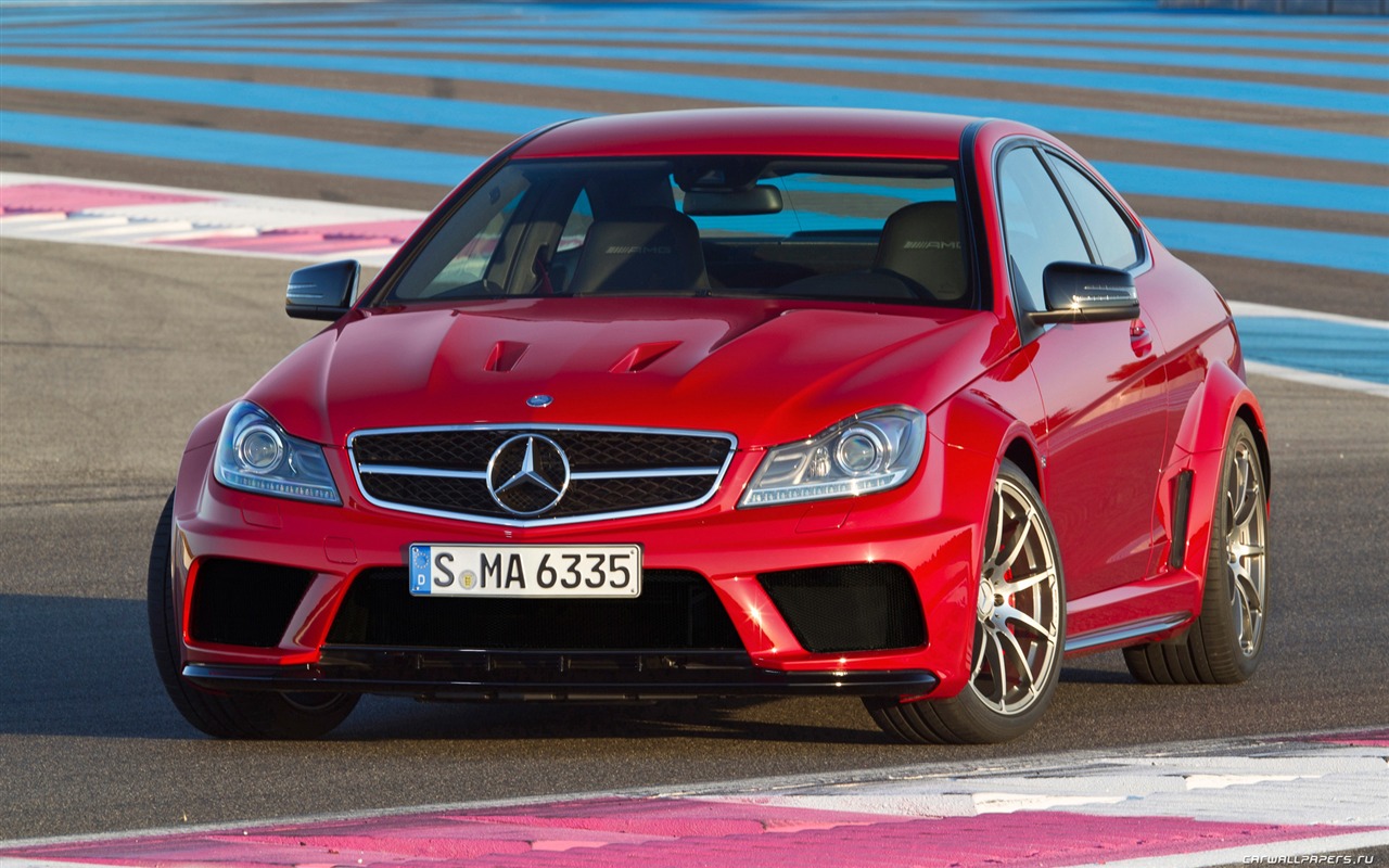 Mercedes-Benz C63 AMG Negro Serie Coupé - 2011 fondos de pantalla HD #10 - 1280x800