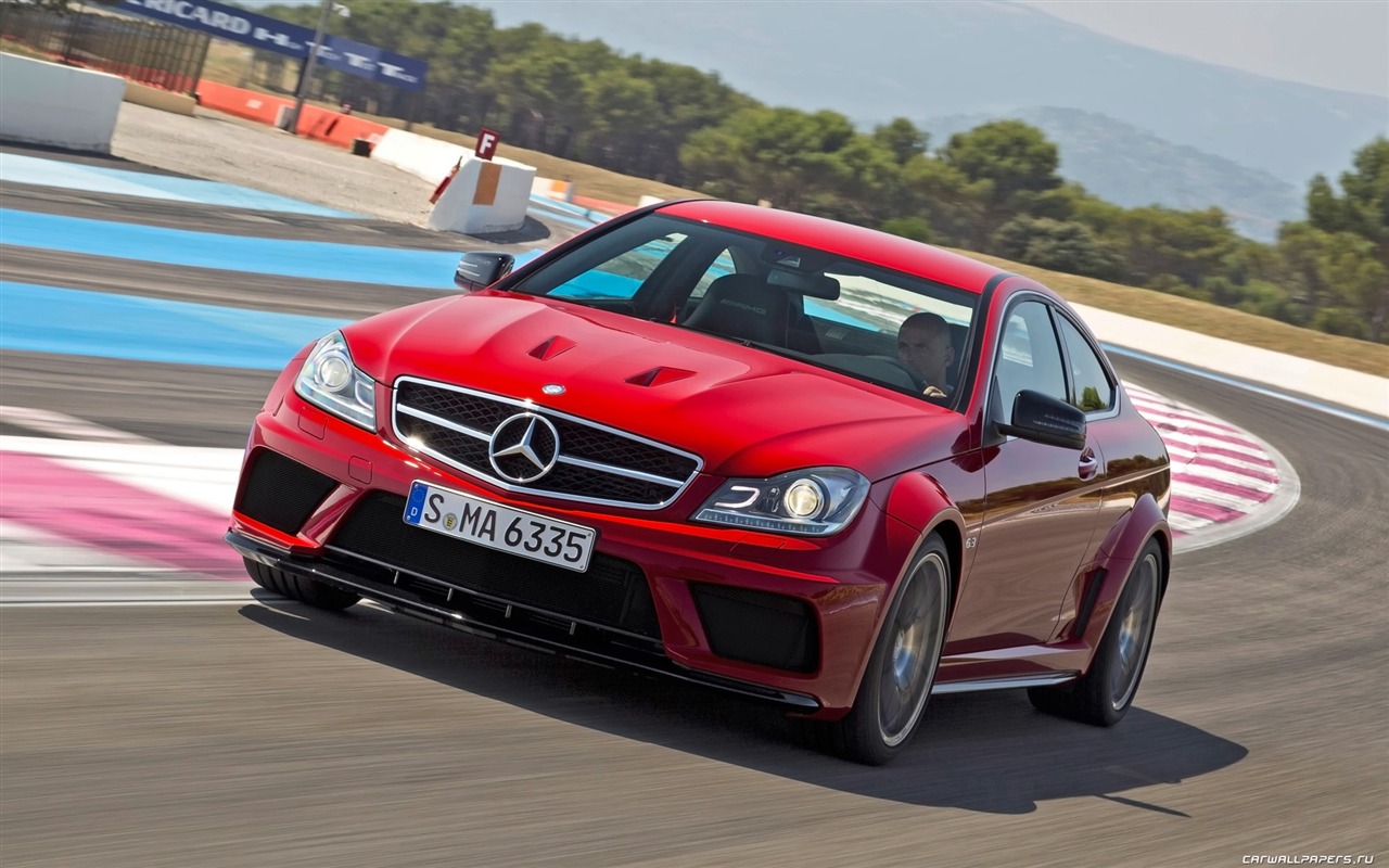 Mercedes-Benz C63 AMG Black Series Coupe - 2011 HD wallpapers #13 - 1280x800