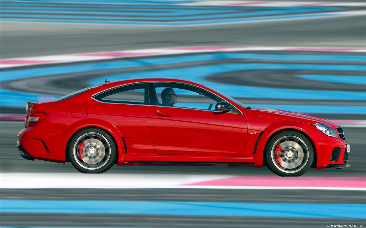 Mercedes-Benz C63 AMG Black Series Coupe - 2011 HD wallpapers #18 - 1280x800