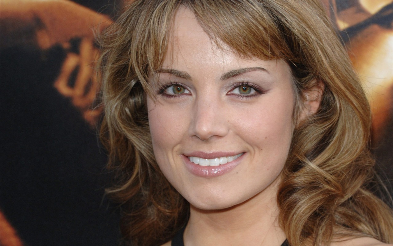 Erica Durance beautiful wallpaper #8 - 1280x800