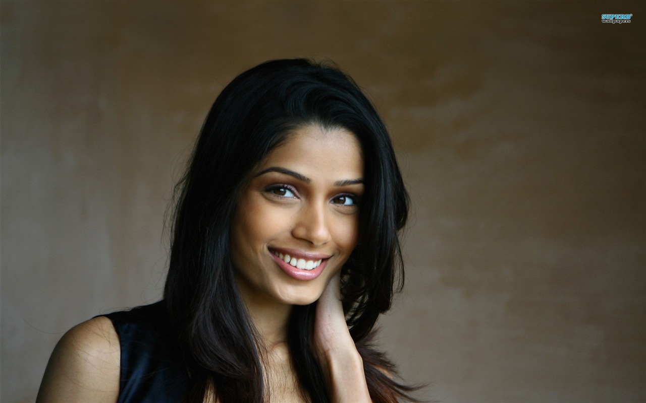 Freida Pinto schöne Tapete #7 - 1280x800