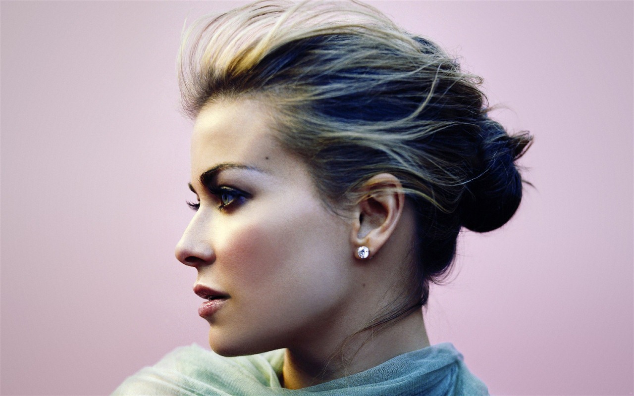 Carmen Electra krásnou tapetu #18 - 1280x800