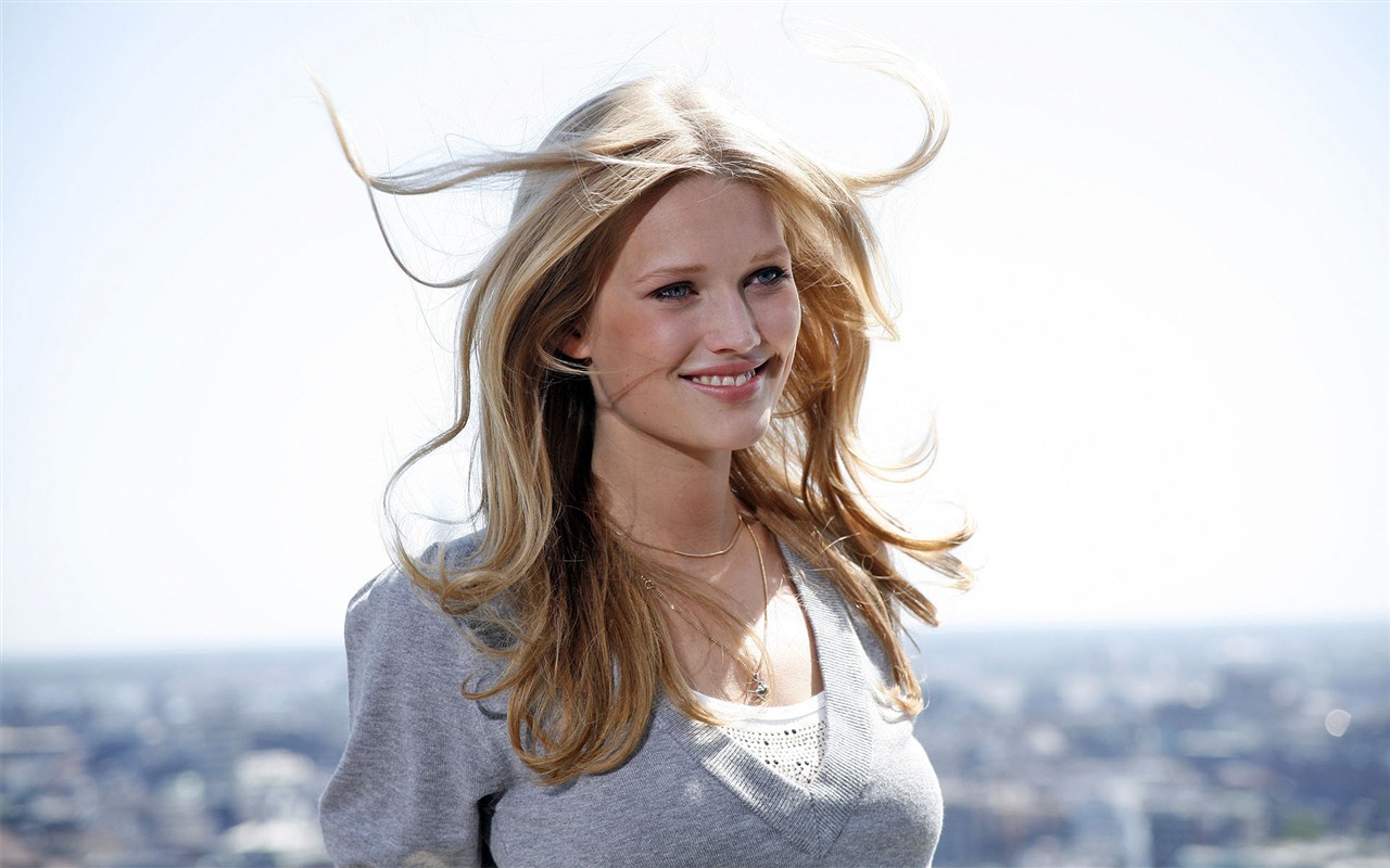 Toni Garrn krásné tapety na plochu #15 - 1280x800