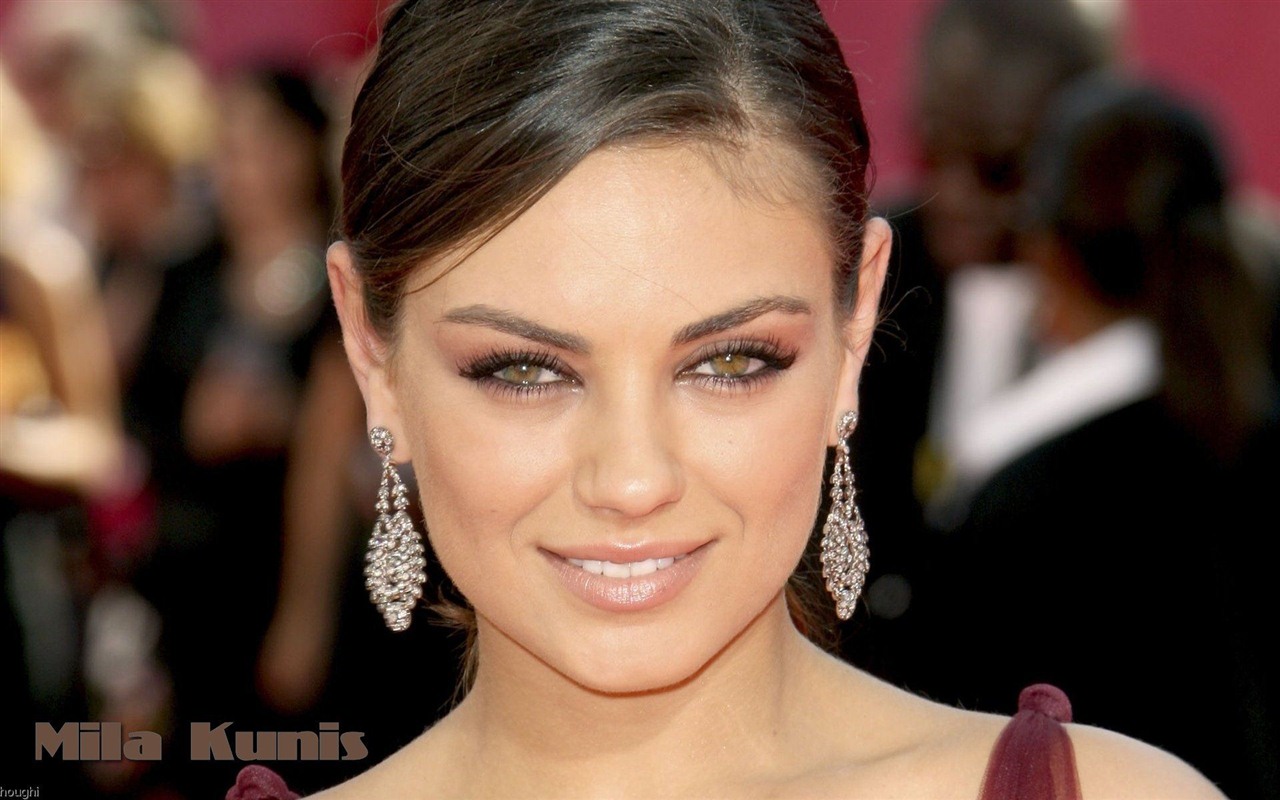 Mila Kunis beautiful wallpapers #6 - 1280x800