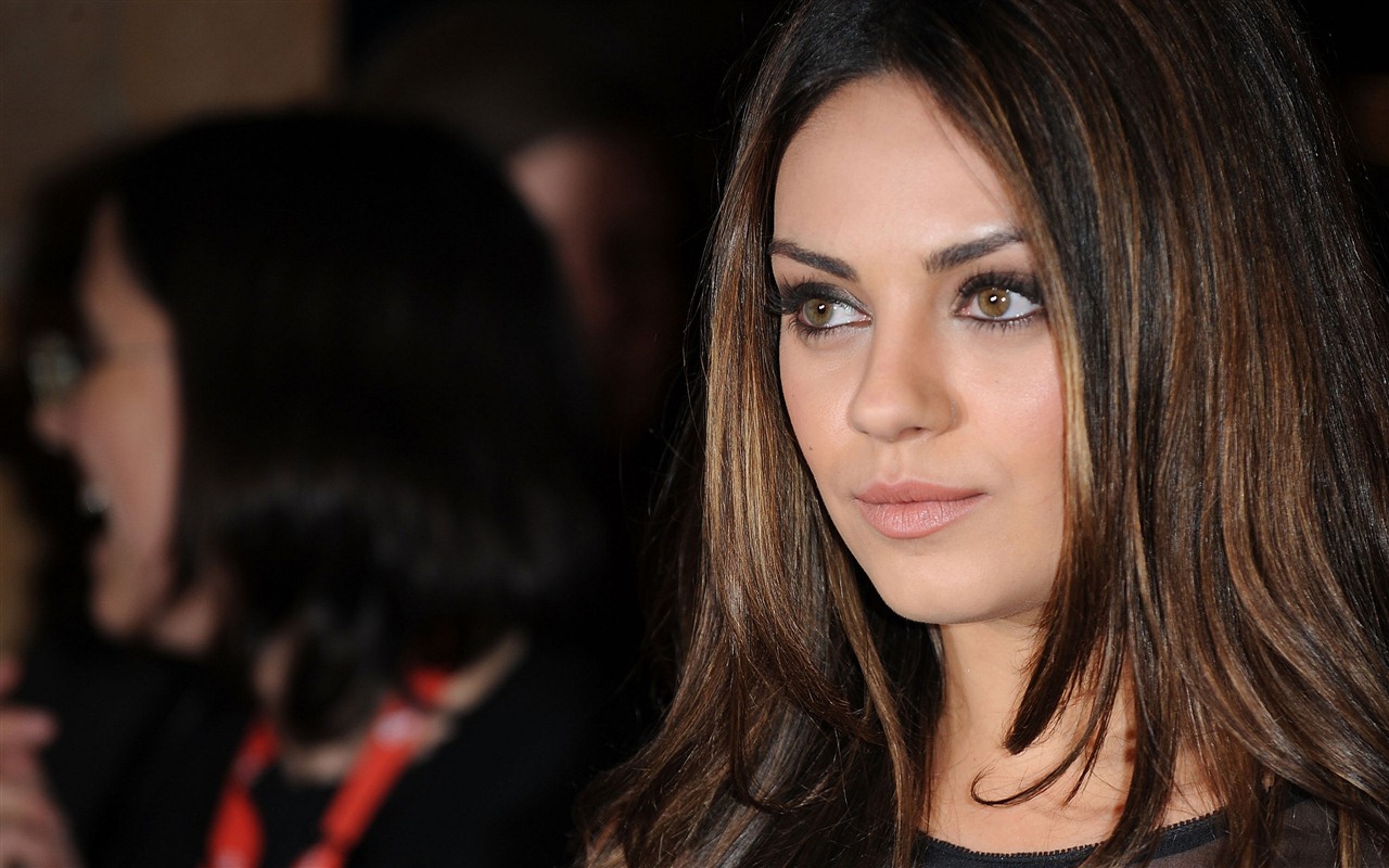 Mila Kunis beautiful wallpapers #8 - 1280x800