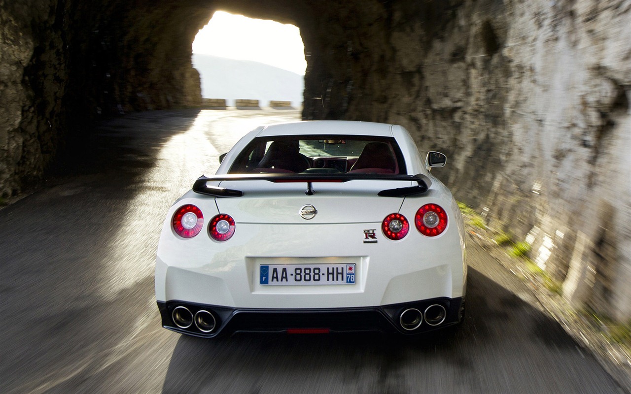 Nissan GT-R egoista 2011 HD tapety na plochu #2 - 1280x800