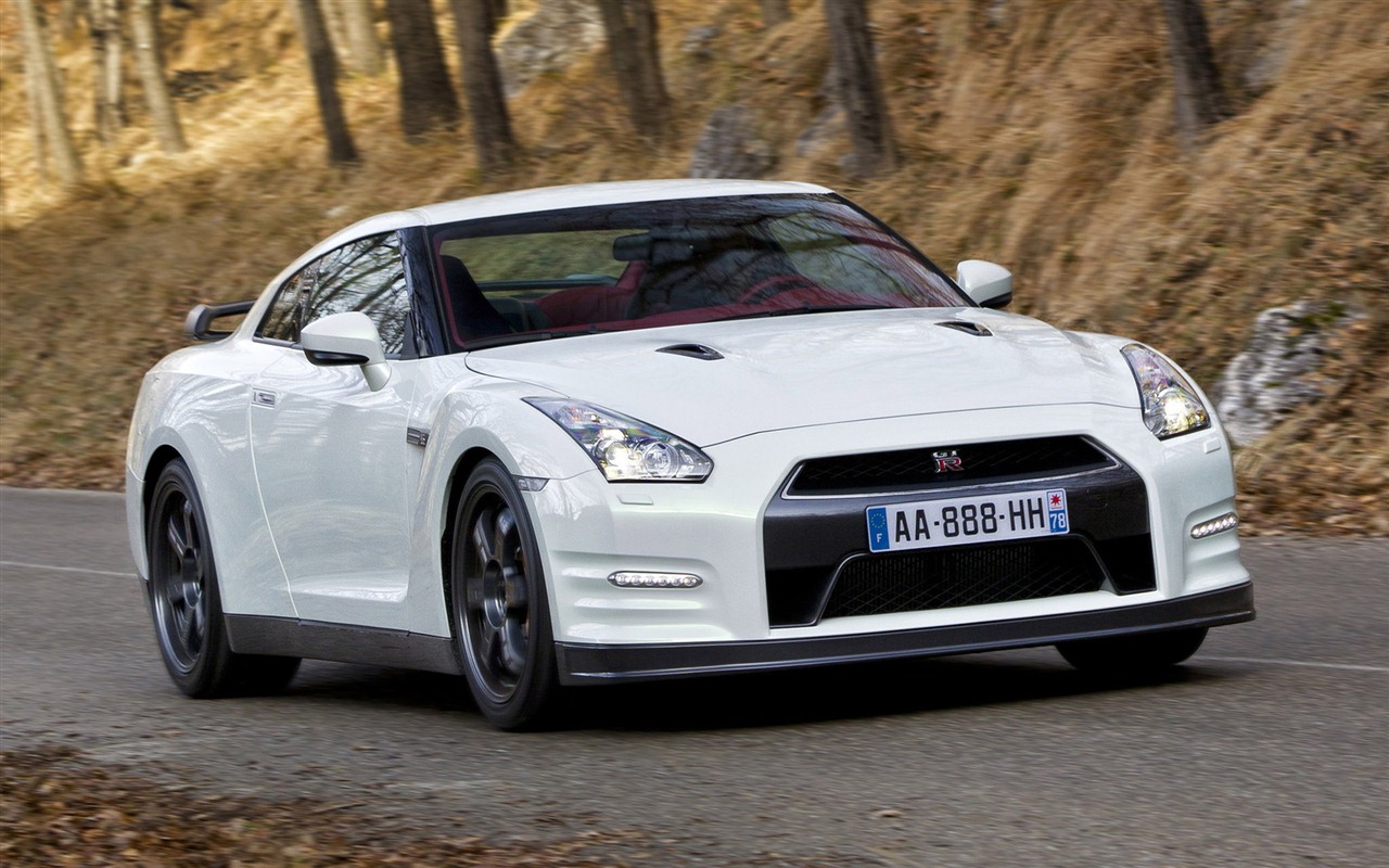 Nissan GT-R egoista 2011 HD tapety na plochu #4 - 1280x800