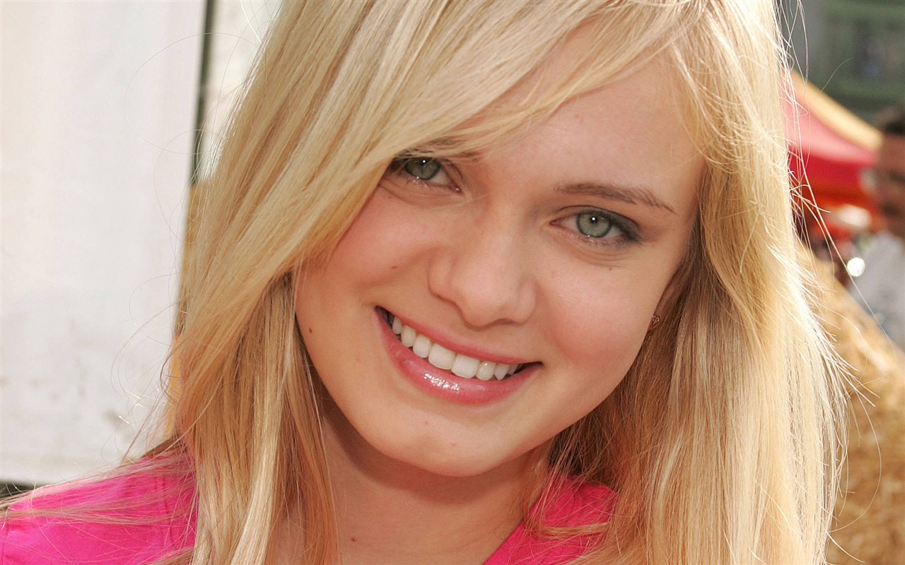 Sara Paxton krásné tapety na plochu #9 - 1280x800