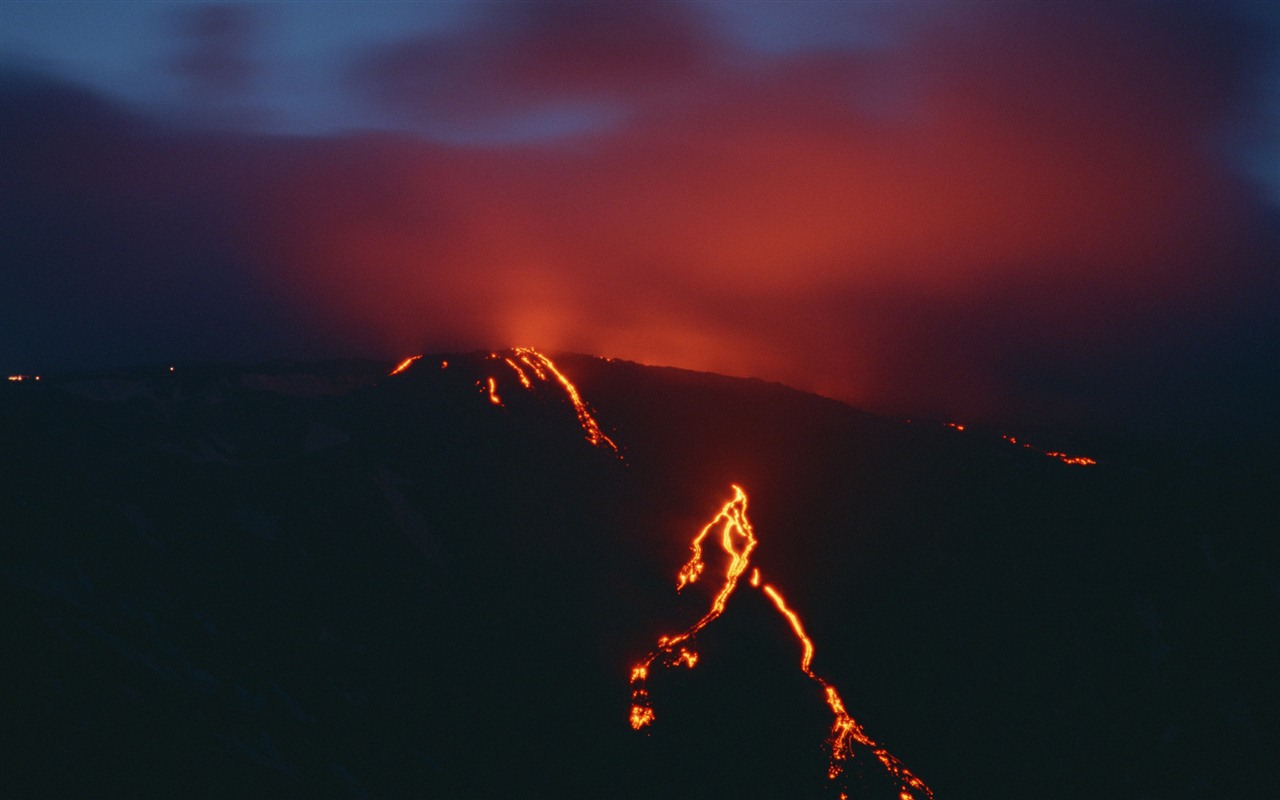 Sopečná erupce nádherné krajiny tapety #5 - 1280x800