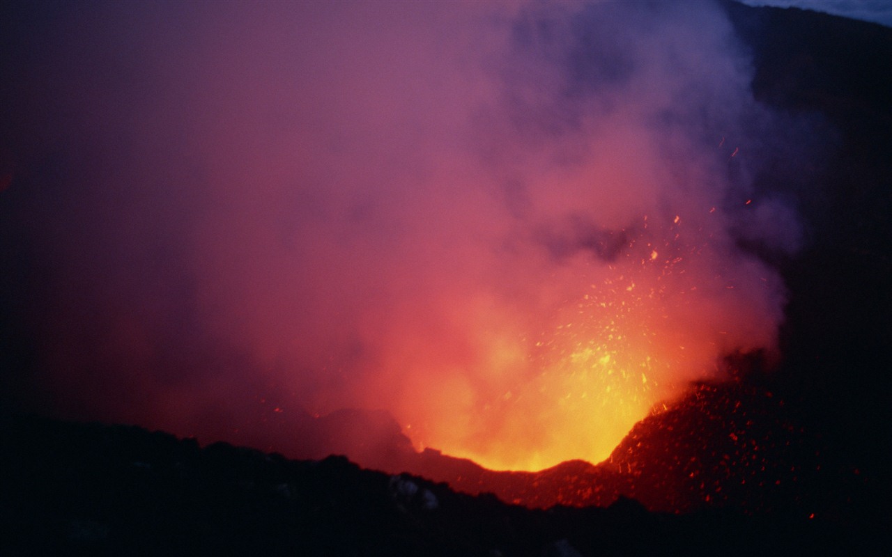 Volcanic eruption of the magnificent landscape wallpaper #12 - 1280x800