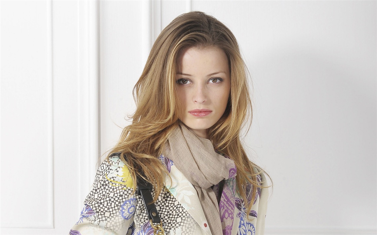 Flavia Lucini krásné Tapety na plochu #8 - 1280x800