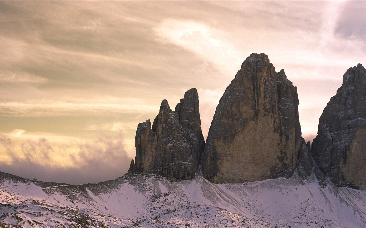 Windows 8 官方全景主題壁紙，海浪，森林，雄偉高山 #13 - 1280x800