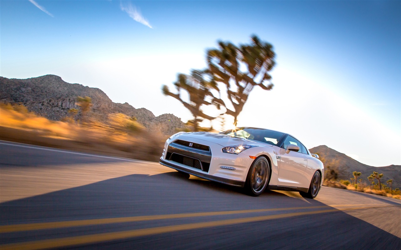 2013 Nissan GT-R R35 USA version 日产 美国版 高清壁纸5 - 1280x800