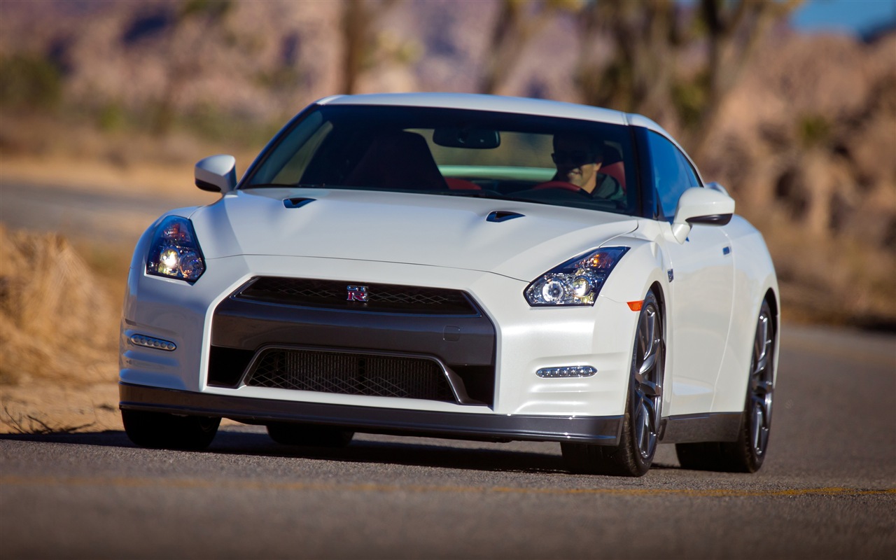 2013 Nissan GT-R R35 USA version 日产 美国版 高清壁纸12 - 1280x800