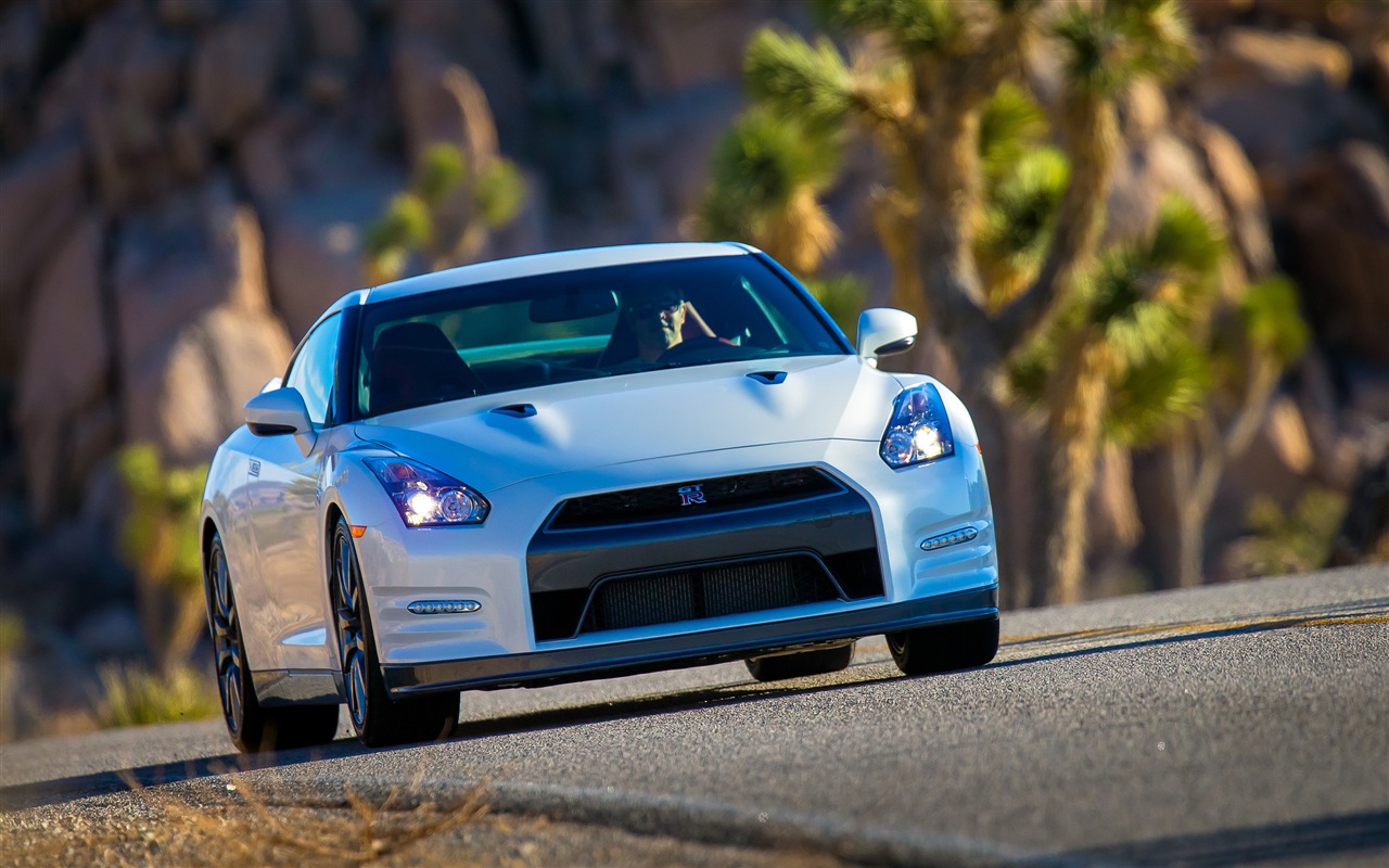 2013 Nissan GT-R R35 USA version 日产 美国版 高清壁纸13 - 1280x800