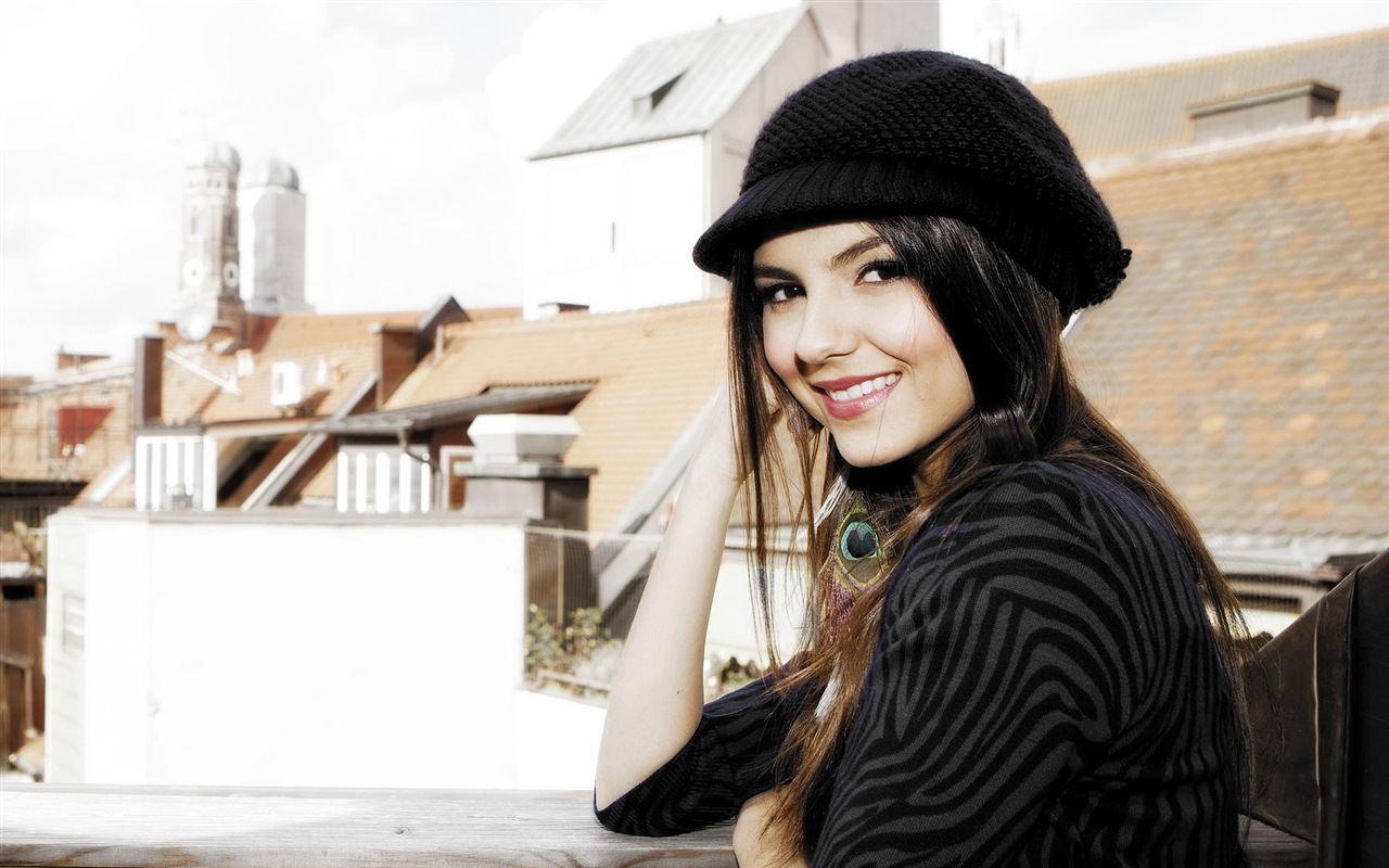 Victoria Justice 维多利亚·嘉丝蒂 美女壁纸12 - 1280x800