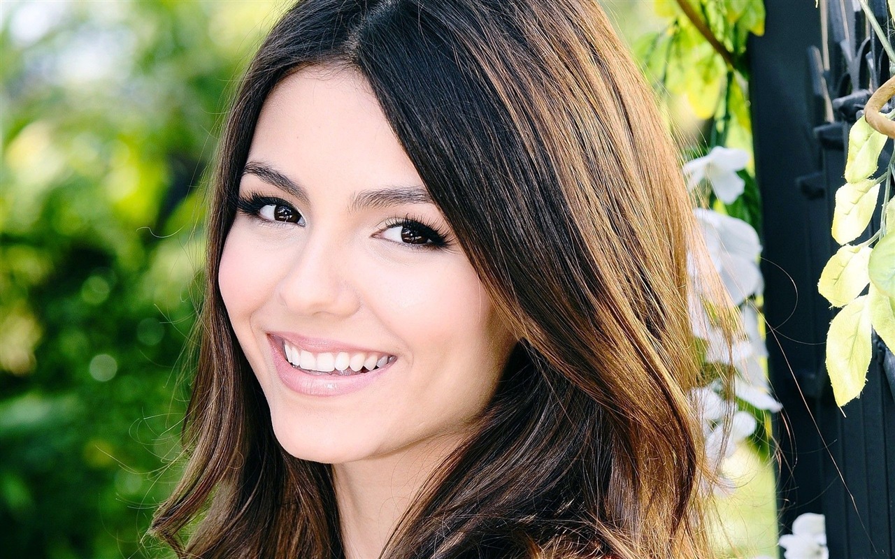 Victoria Justice hermosos fondos de pantalla #37 - 1280x800