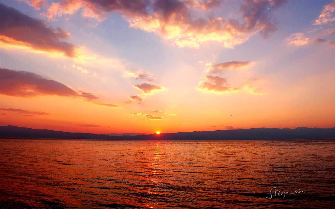 Après le coucher du soleil, le lac d'Ohrid, fonds d'écran Windows 8 thème HD #9 - 1280x800