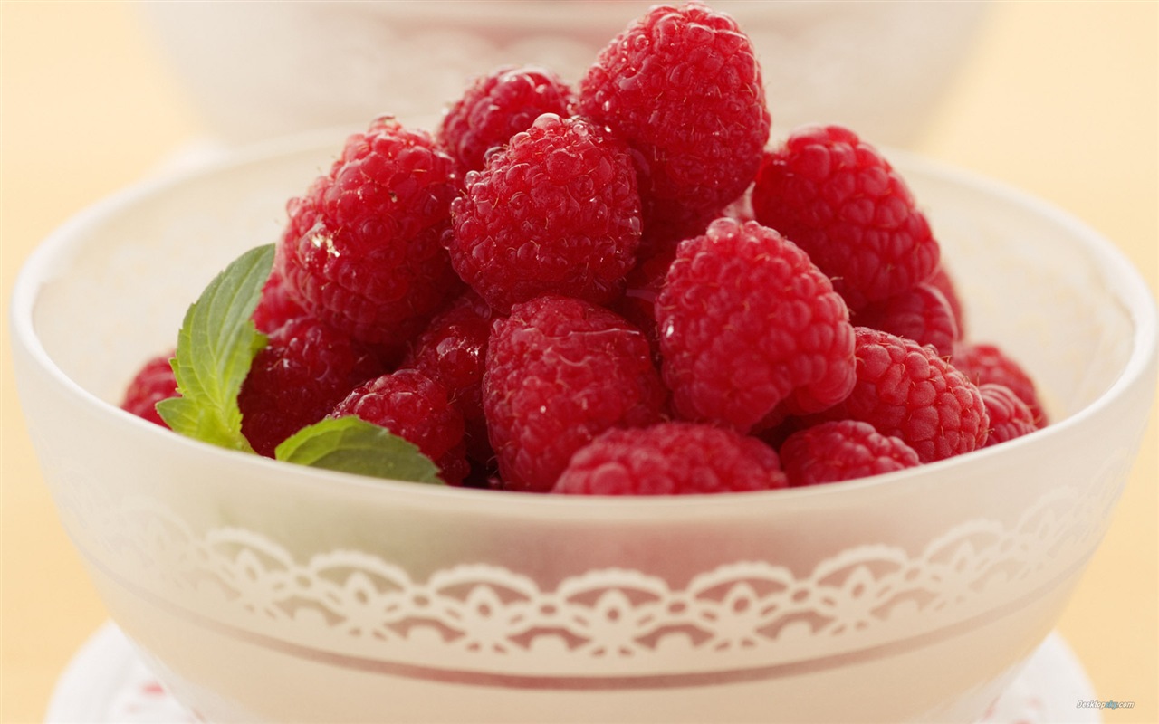 Sweet red raspberry HD wallpapers #6 - 1280x800