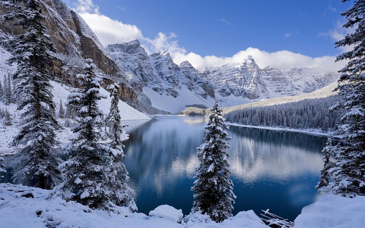 Zima, sníh, hory, jezera, stromy, silnice HD tapety na plochu #12 - 1280x800