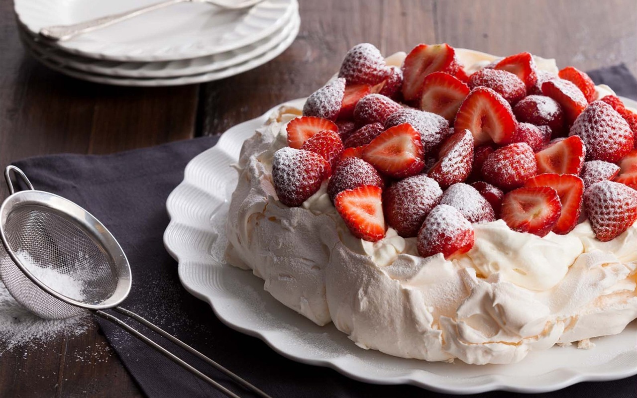 Delicious strawberry cake HD wallpapers #9 - 1280x800