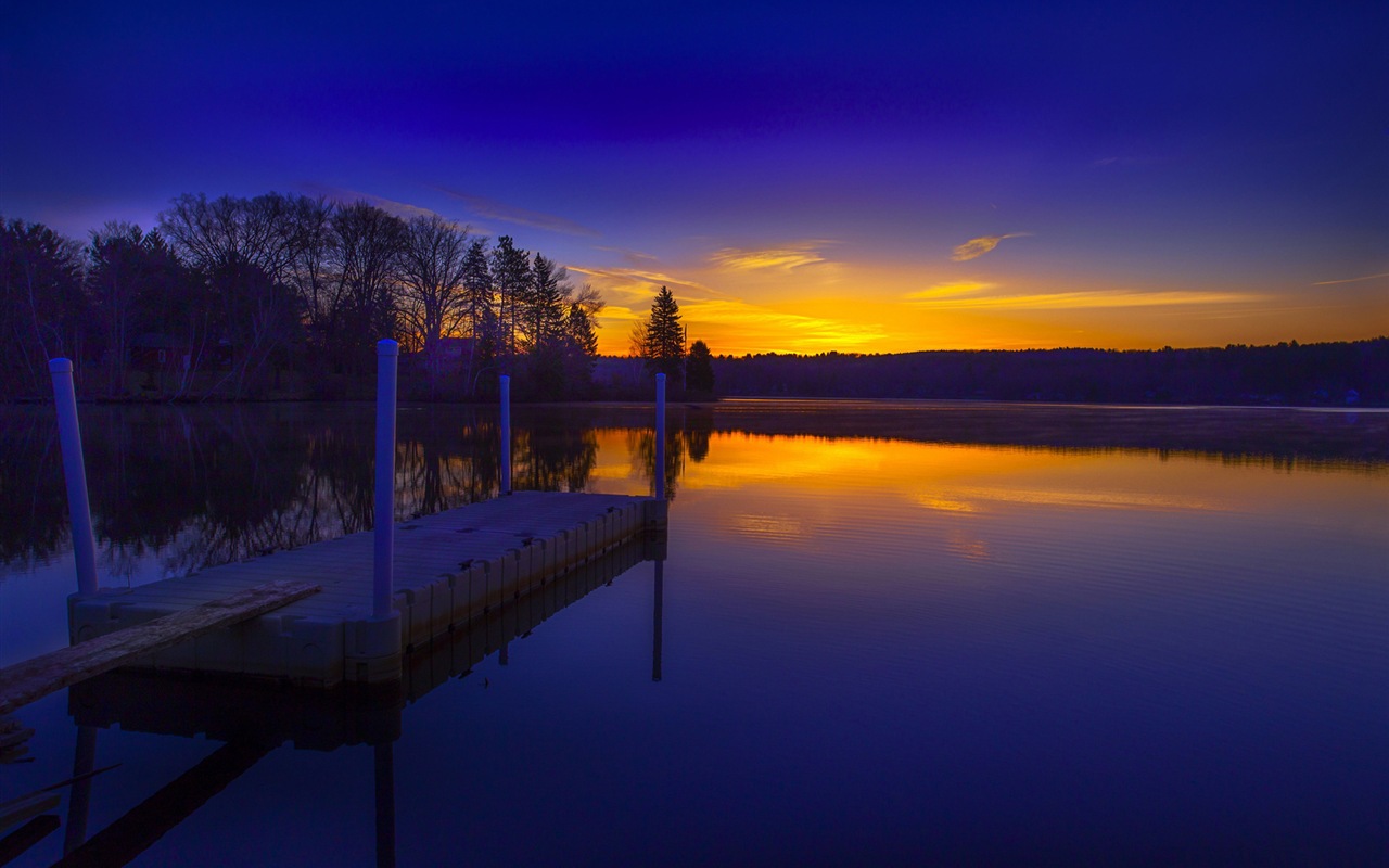 湖と遊歩道の夕暮れの景色のHD壁紙 #3 - 1280x800