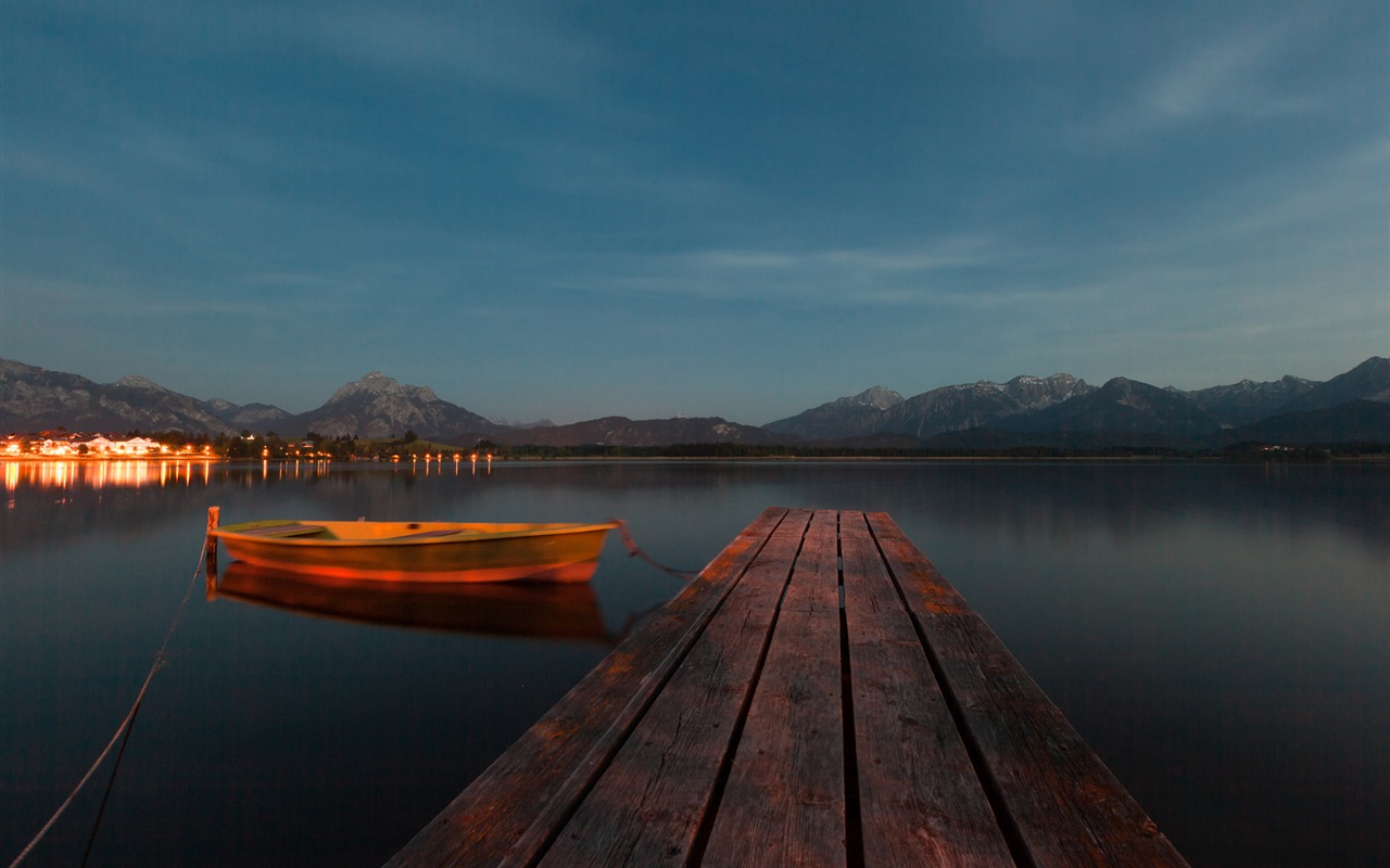 湖と遊歩道の夕暮れの景色のHD壁紙 #5 - 1280x800
