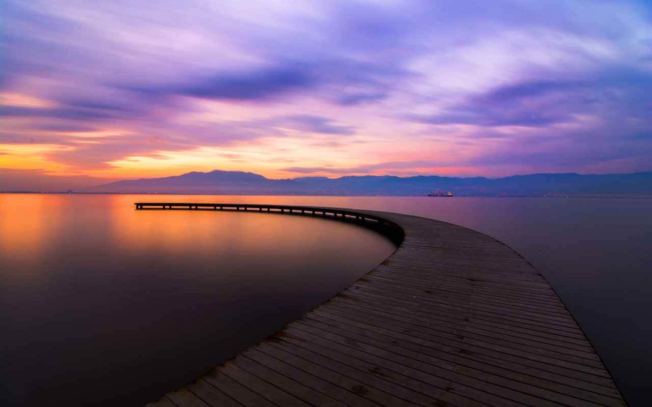 湖と遊歩道の夕暮れの景色のHD壁紙 #9 - 1280x800