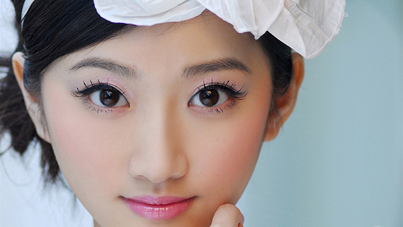 Pure Beauty JinTian wallpaper #24 - 1366x768