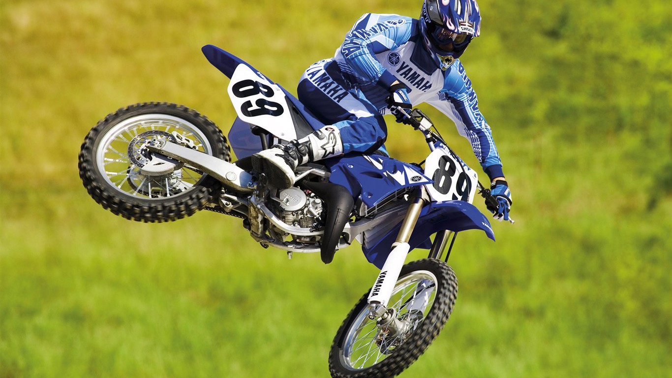 Off-road motocykly HD Wallpaper (2) #2 - 1366x768