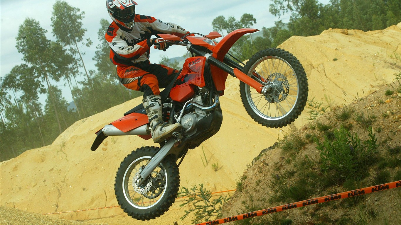 Off-road Motorcycle HD Wallpaper (2) #28 - 1366x768