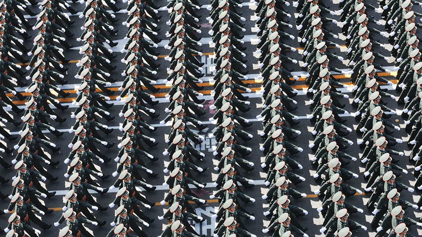 Státní svátek vojenská přehlídka wallpaper alba #16 - 1366x768