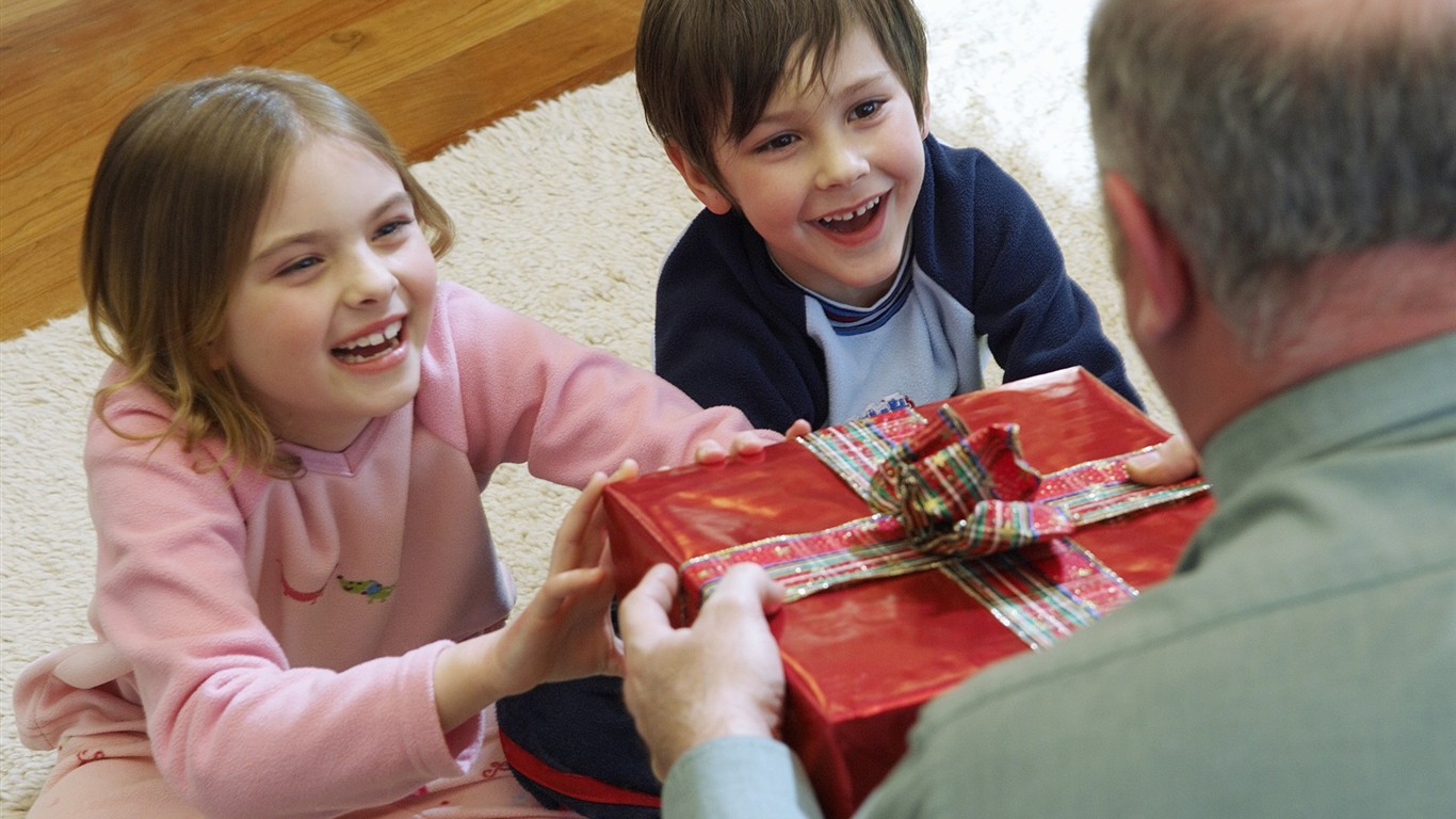 La gente celebra la Navidad Fondos de Inicio #35 - 1366x768