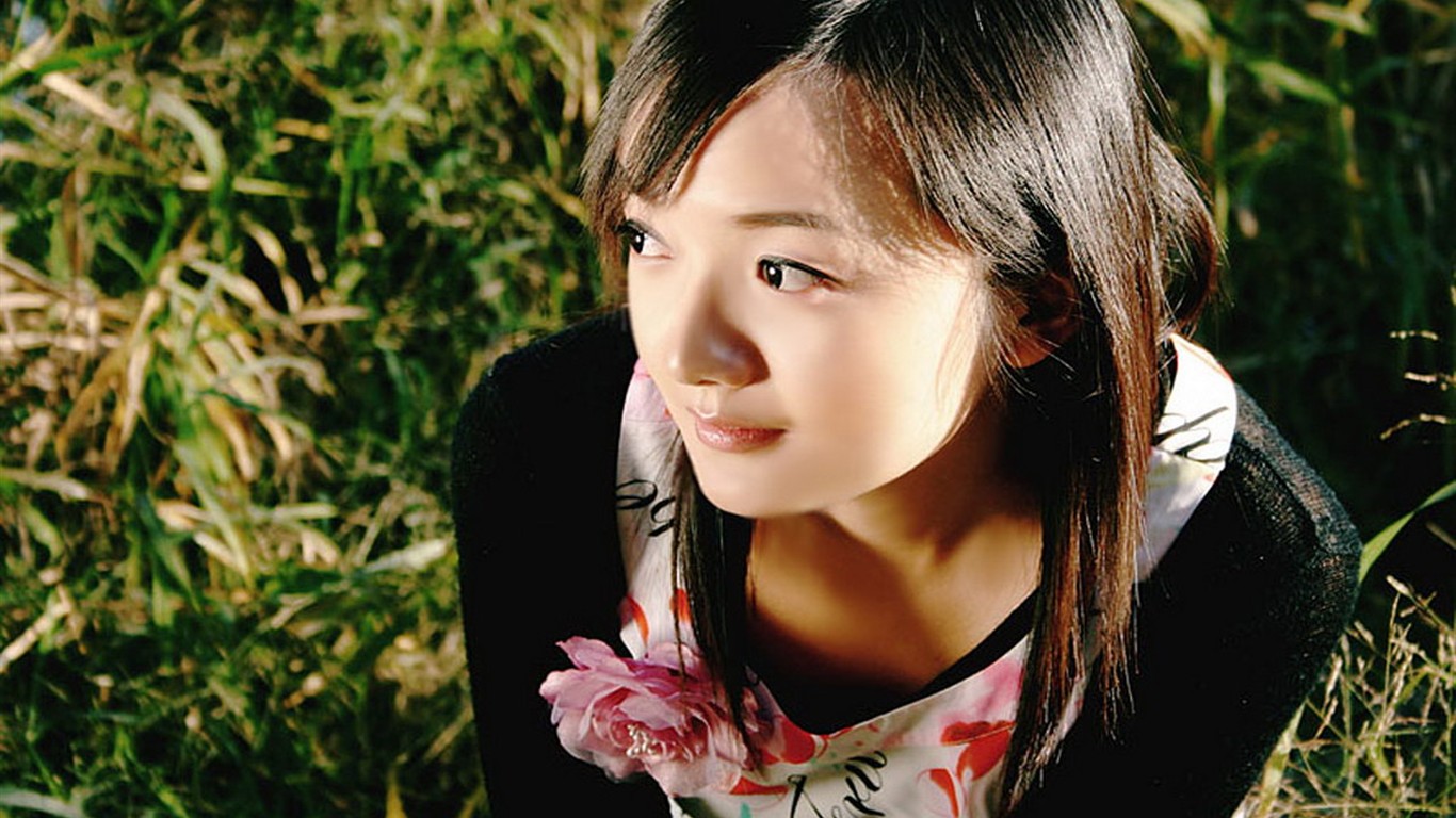 寬屏美女系列 #6 - 1366x768
