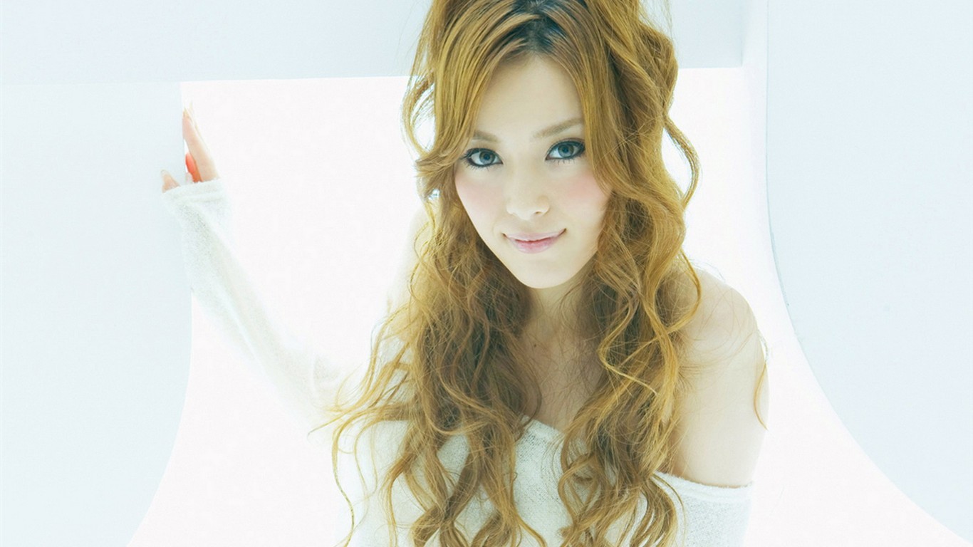 美女壁紙專輯(二) #26 - 1366x768