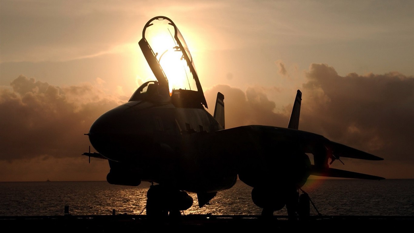 U. S. Navy F14 Tomcat bojovník #11 - 1366x768
