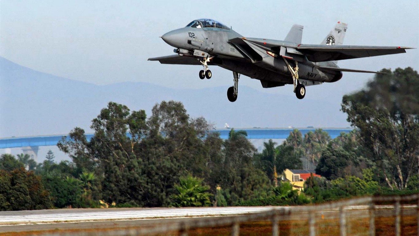 U. S. Navy F14 Tomcat bojovník #29 - 1366x768